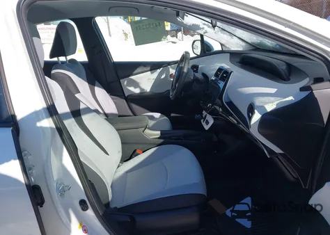 2016 Toyota Prius Two from USA, damaged, VIN JTDKBRFU1G3000275